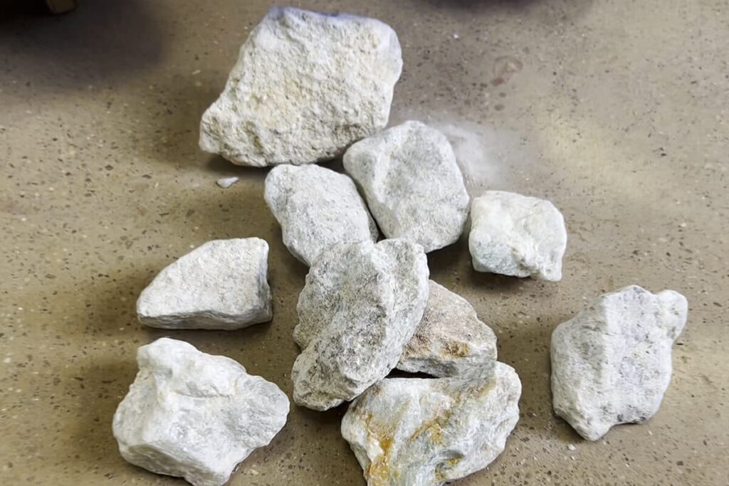 Fluorite ore فلورین
